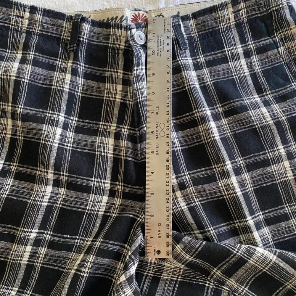 Tommy Bahama Mens 32 Black White Plaid 100% Linen Paradise Nation Shorts RN86549